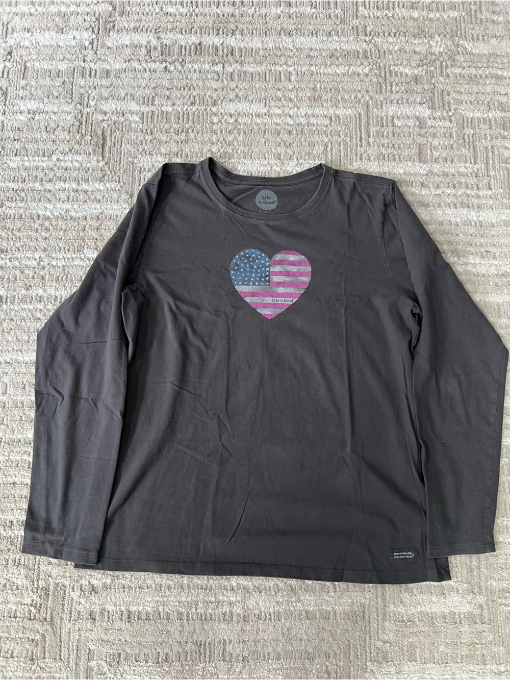 Life is Good Womens Gray Long-Sleeve Heart Flag Graphic Tee Sz Large